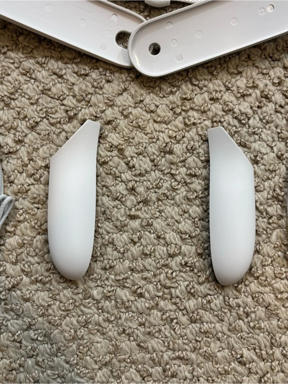 Brand new Meta Quest 3 Headset Trap, 2 Handset Battery Covers and‎ 2 Straps
